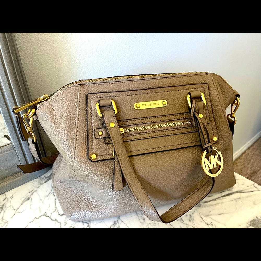 Michael Kors Gilmore satchel